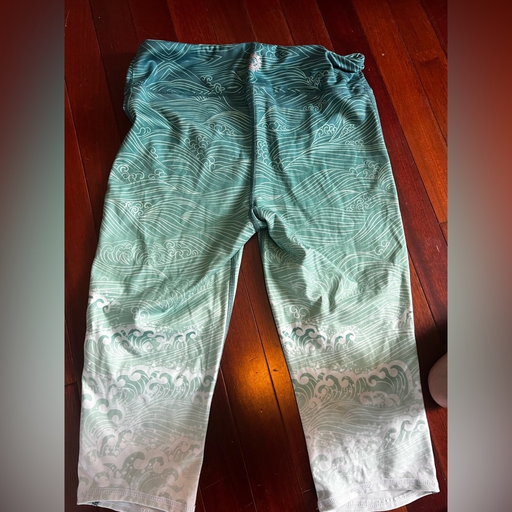 Small capris leggings